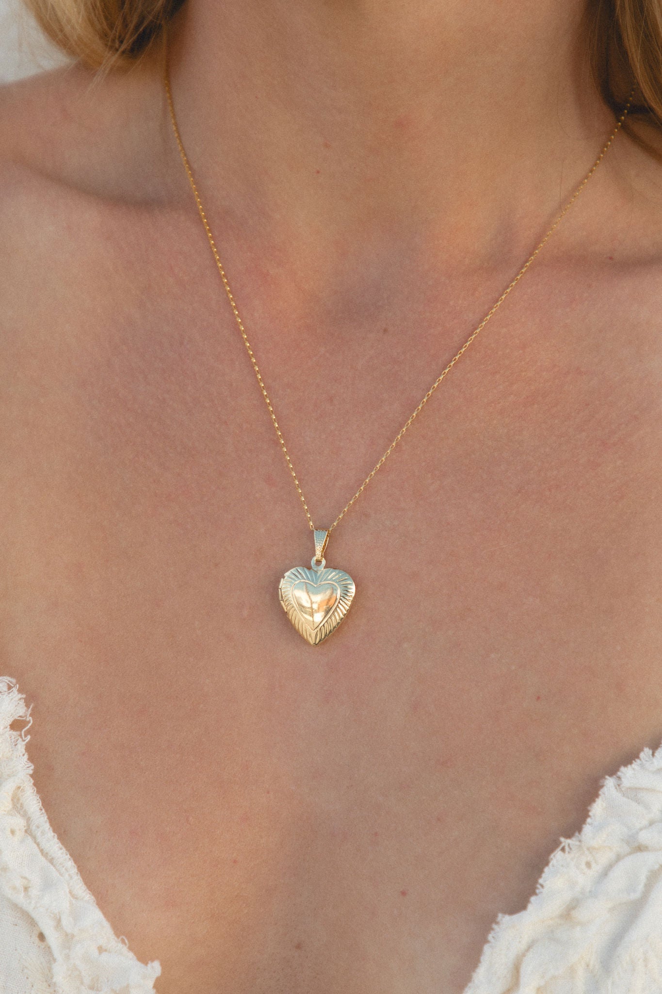 Ribbed Heart Locket – Our Spare Change