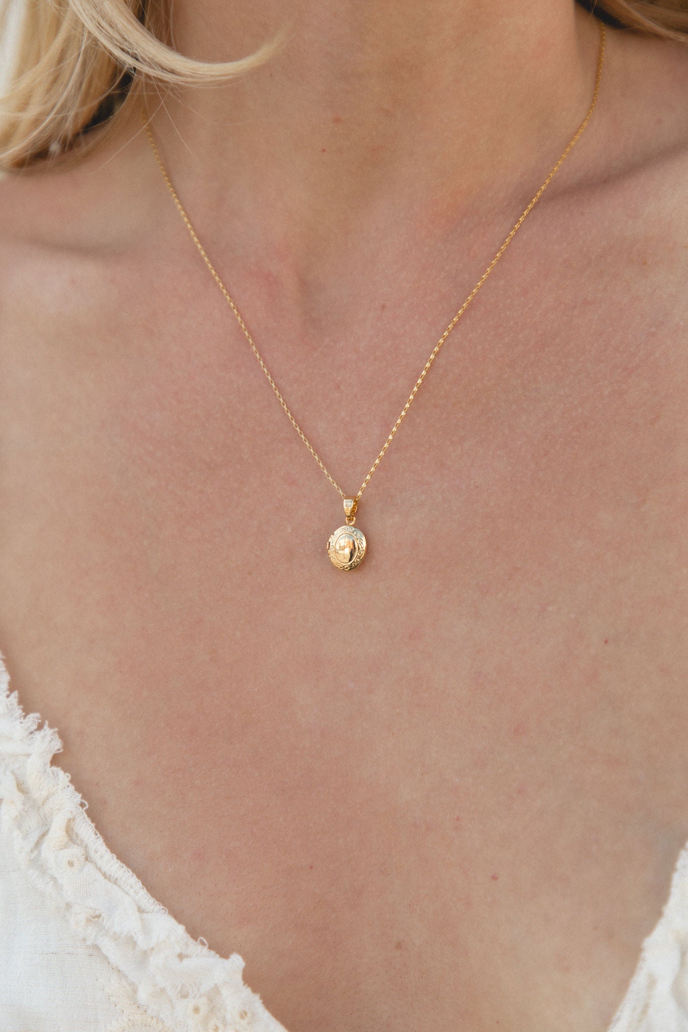 Mini Vintage Oval Locket – Our Spare Change